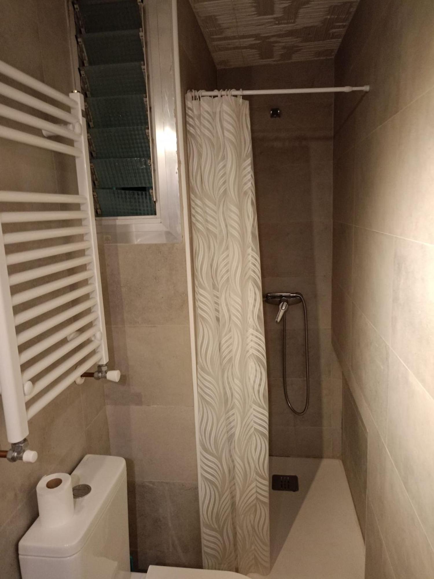 Habitaciones En Apartamento Compartido De ポスエロ・デ・アラルコン エクステリア 写真